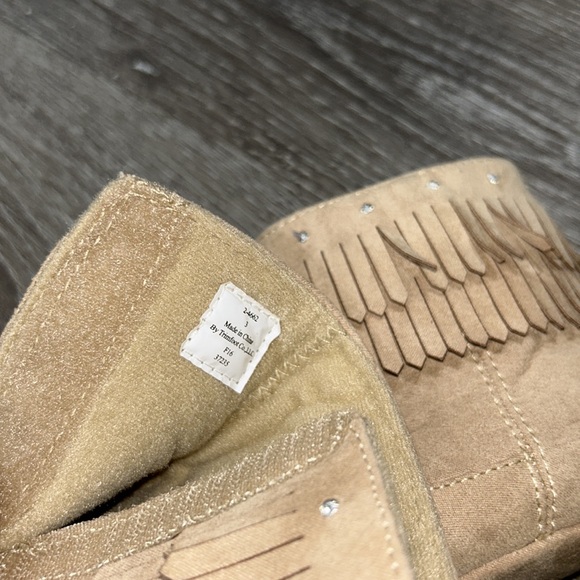 Baby fringe booties - Picture 3 of 3